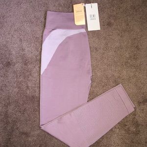 Fabletics leggings- Demi Lovato